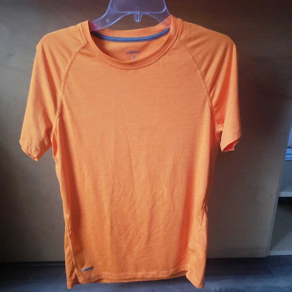 Unipro womans t shirt size small
